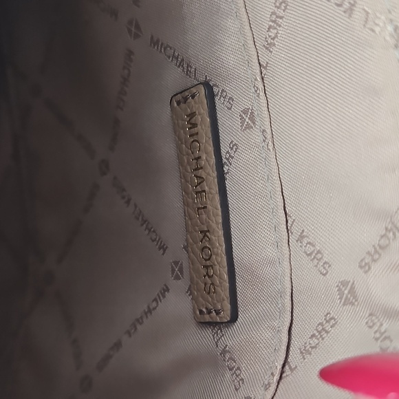 Michael Kors Bags Michael Kors Jet Set Travel XL Clutch - Picture 8 of 15